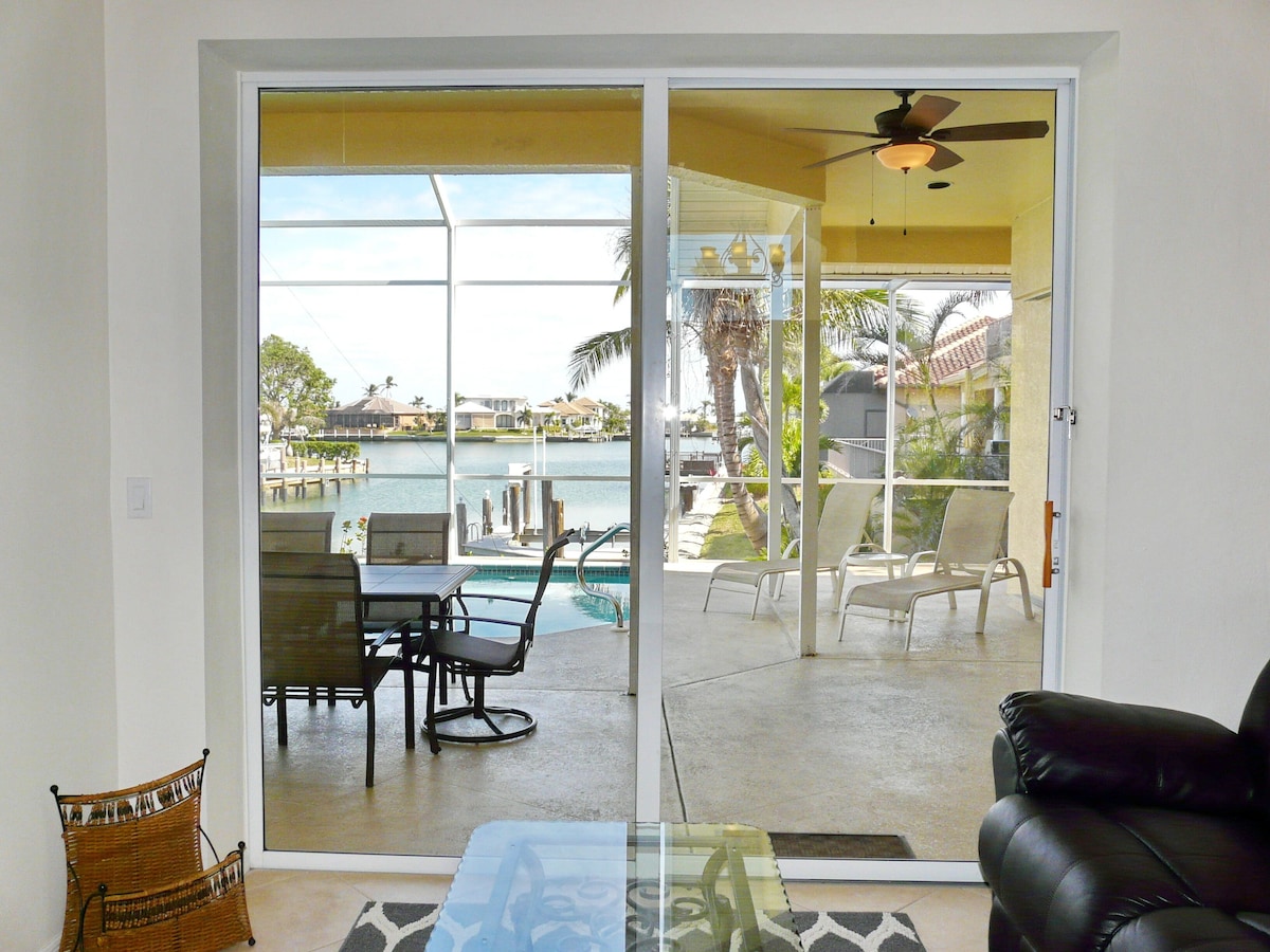 Family room overlooking the beautiful water view!